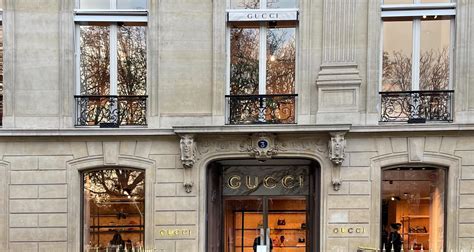 history of gucci stores